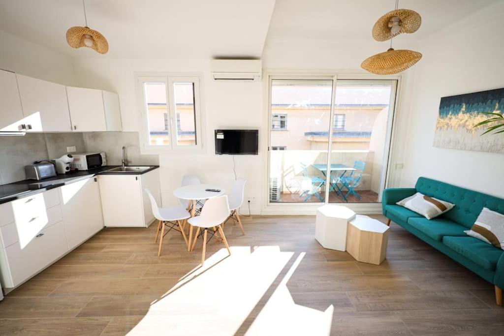 Cosy Pied A Terre Rue Corneille, Coeur Marseille, 4 Pers, 2 Ch Apartamento Exterior foto