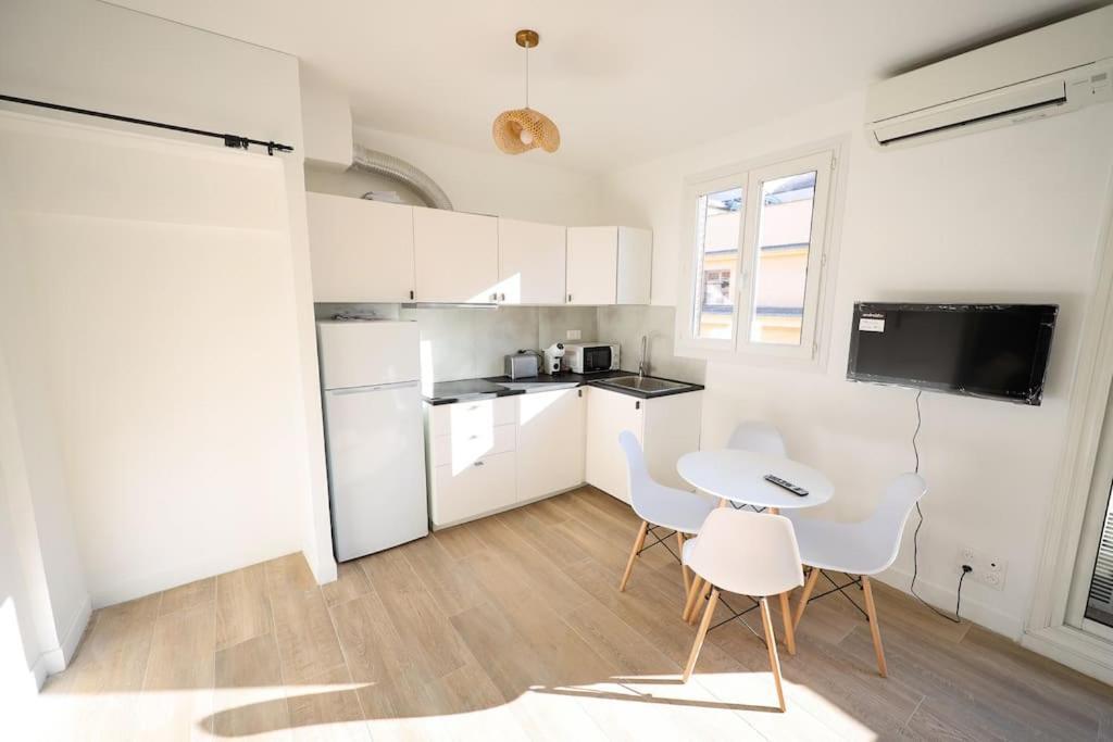 Cosy Pied A Terre Rue Corneille, Coeur Marseille, 4 Pers, 2 Ch Apartamento Exterior foto